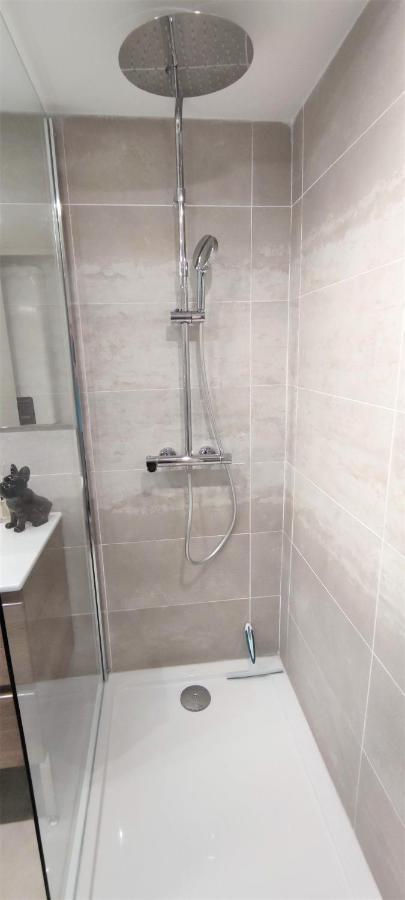 Villa Pont De L'Arc A Aix Avec Piscine Au Calme 92 M2 آيكس أومبروفينس المظهر الخارجي الصورة